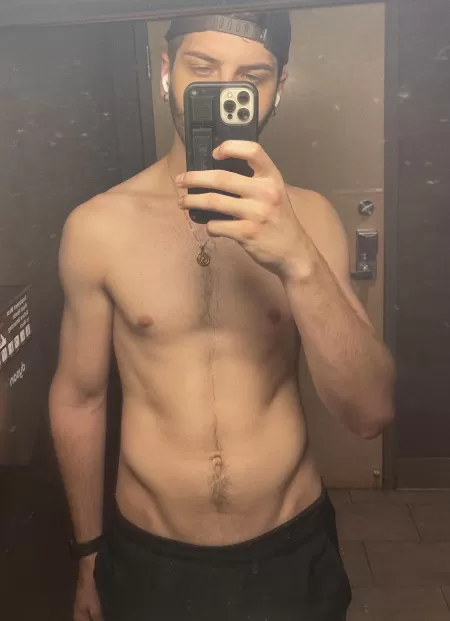 hey 👋 by exzacktlyyy