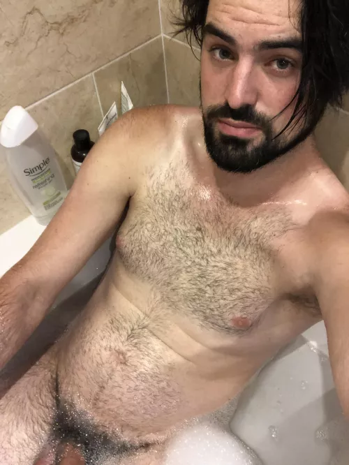 Hey all 😜 I had some great feedback from all you hotties, so here's another pic of me unshaven - I've decided to go back to hairy 😉 by lilandlarge69