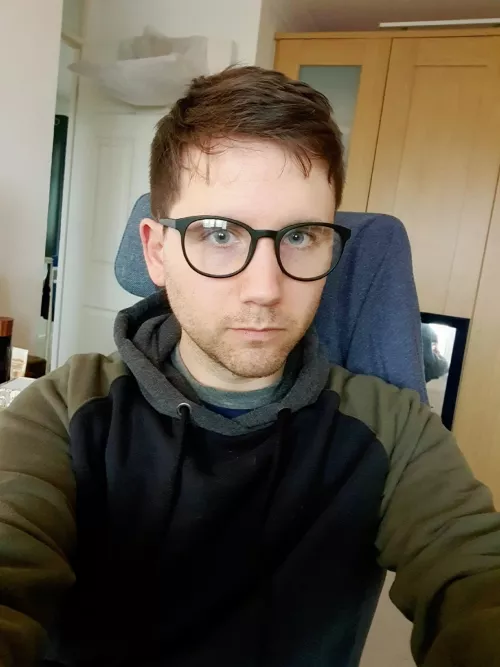 Hey! Anyone wanna chat? Looking to make some new gaming friends! by PassengerOk3837