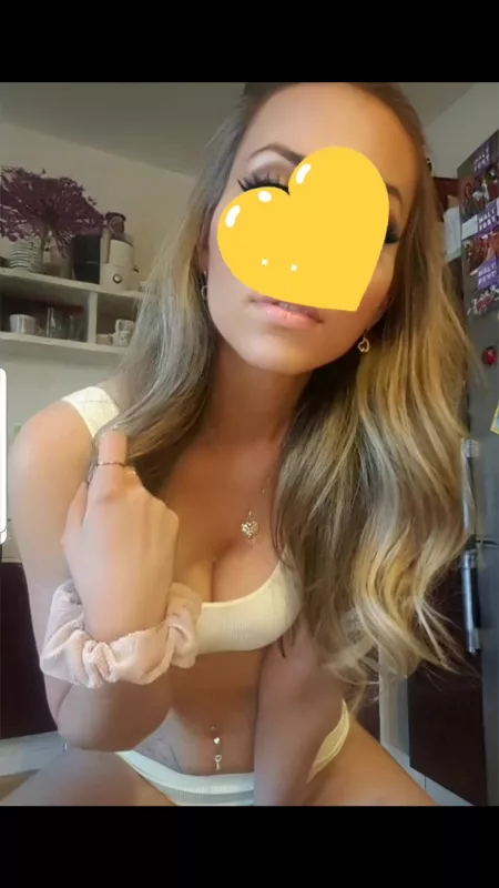 Hey babes 😊 follow me on my onlyfans if you want to see more from me and my exclusive content😈 💋convince yourself baby let me make your dreams come true 😇 limited offer for 30 days -30% discount. Link down below ⬇️⬇️ by bellaonlii