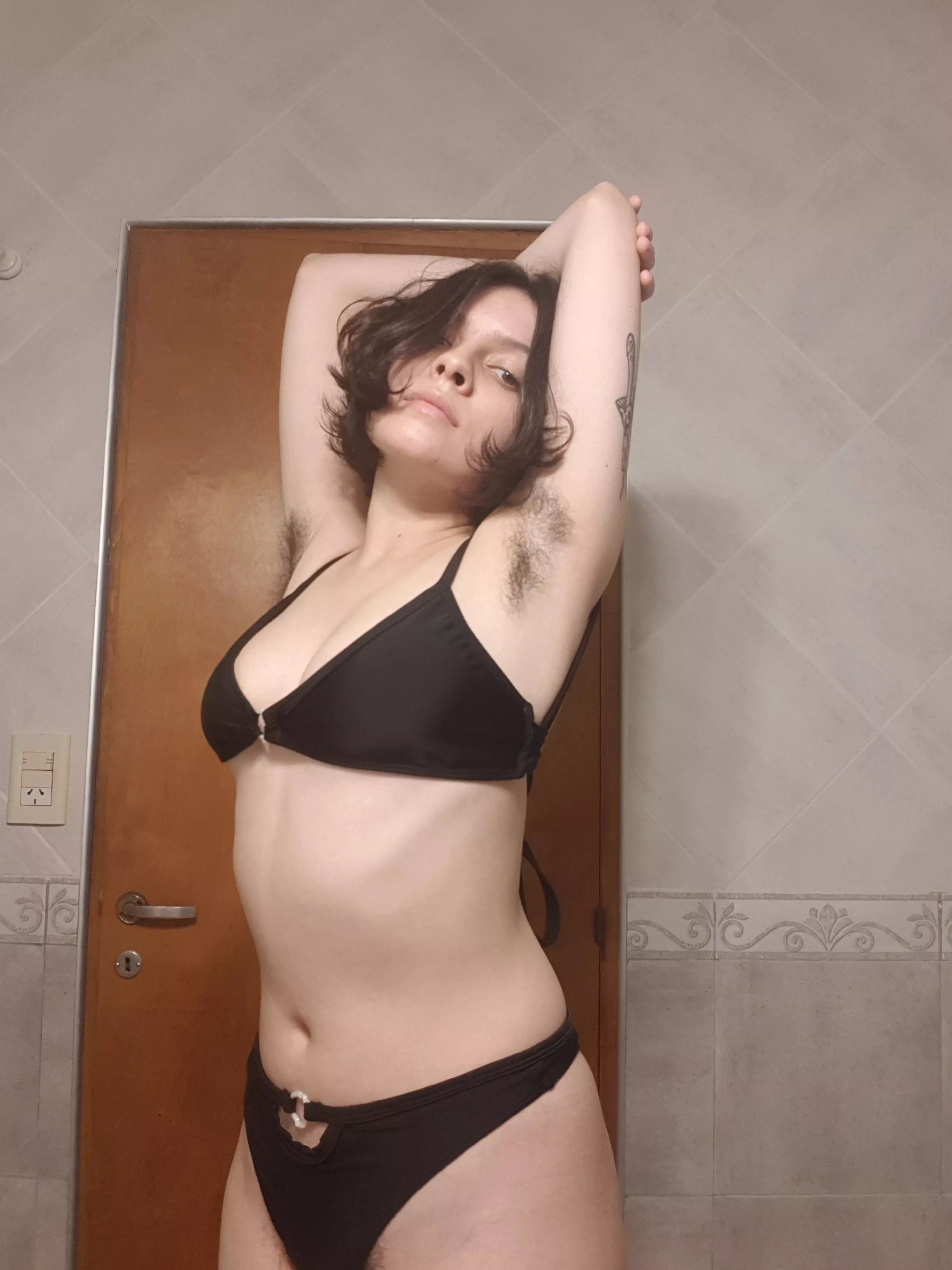 hey babes, look at my new swimsuit, it looks nice with my hairy pits doesn't it?🔥 posted by _belladonna__