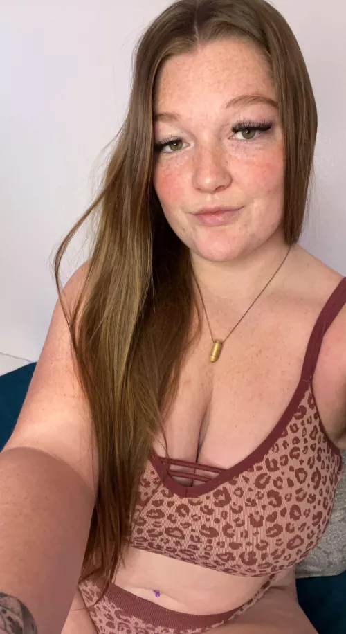 Hey babes😘 would you cum join me in bed? by pussiesncream