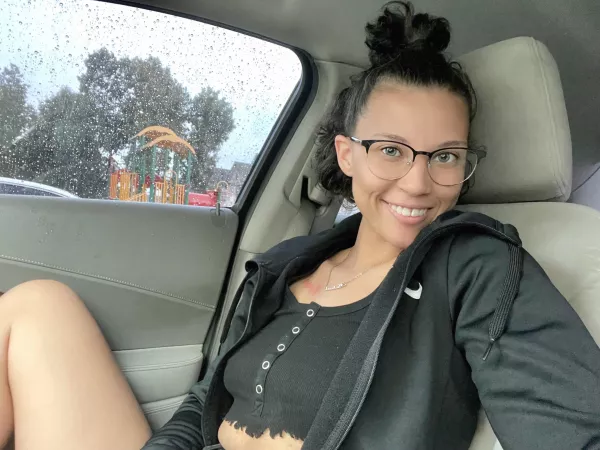 Hey beautiful people 👋🏽 Happy Friday 🥳 by kessleralys