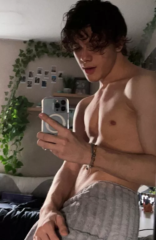 hey bros, what are we up to today? 😄 by g4rnish