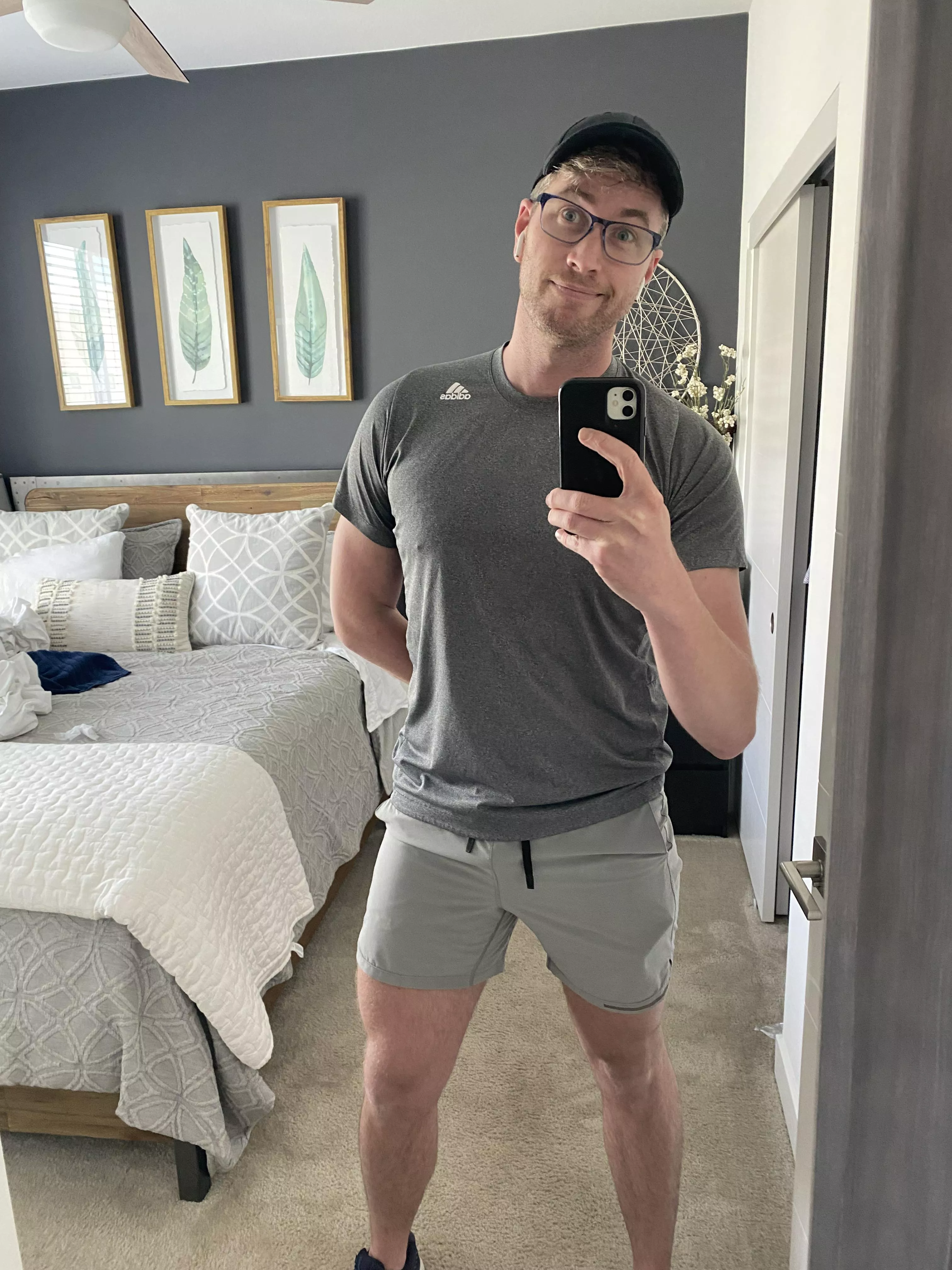 Hey Bros! Who is keeping the NY resolution going?!? Also, anyone have any music recommendations??? My workouts are still Rain on Me on repeat 😂🤣😭😭😭 posted by oakvet85