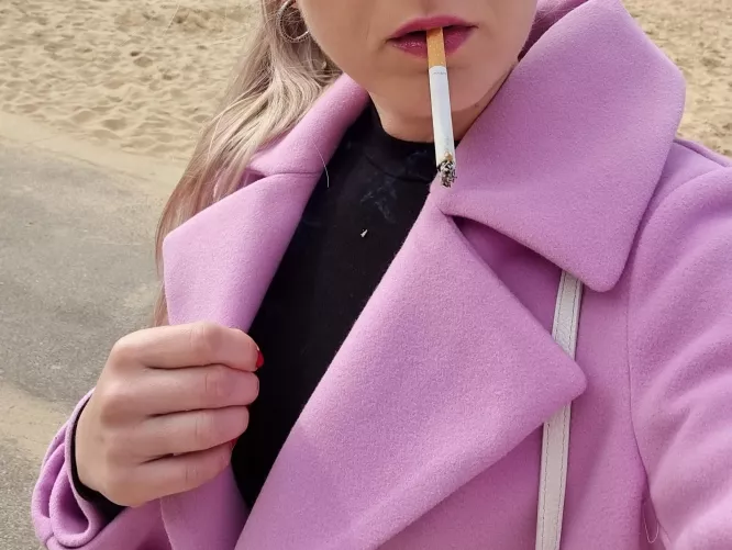 Hey, come do beaching with me? by Daisy_Lust