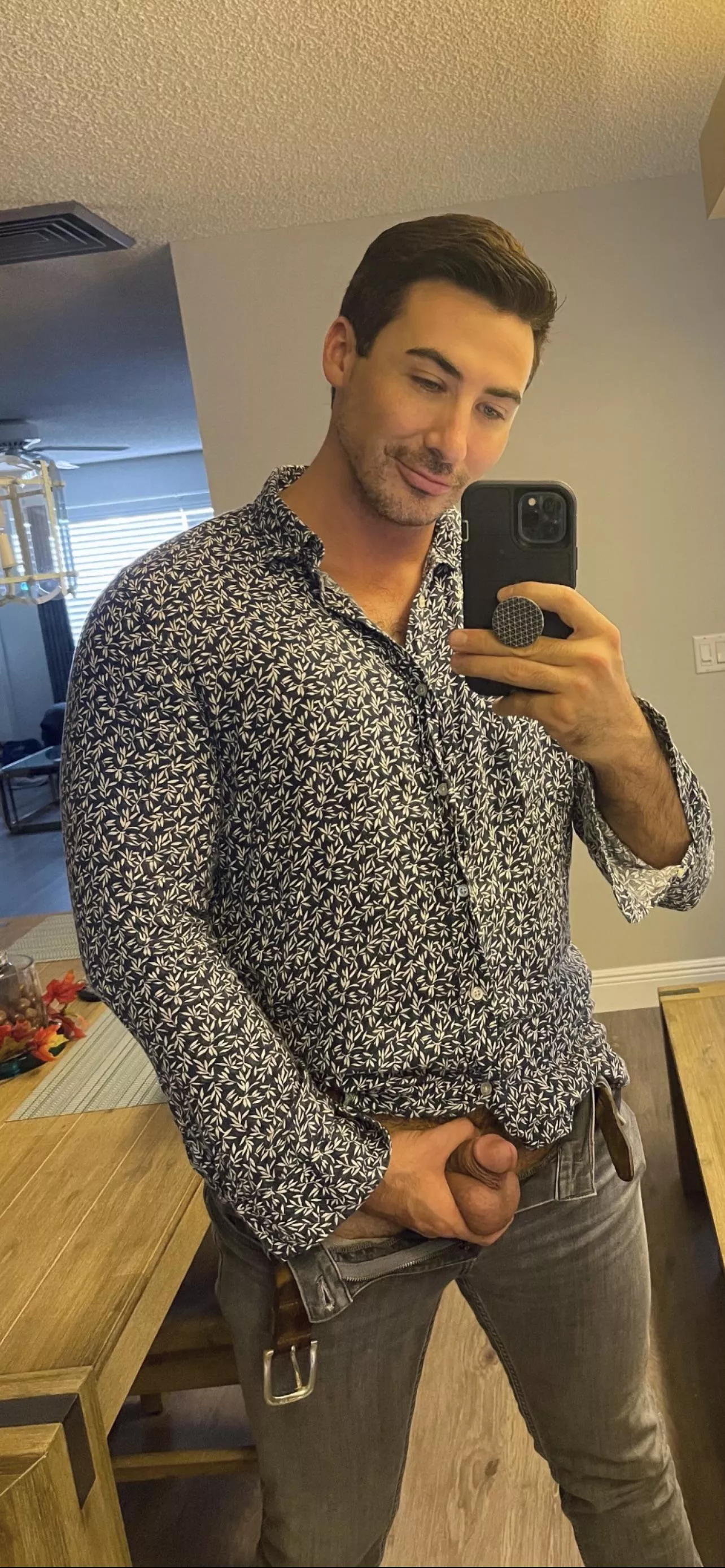 Hey cutie 👅 posted by connorsworld4