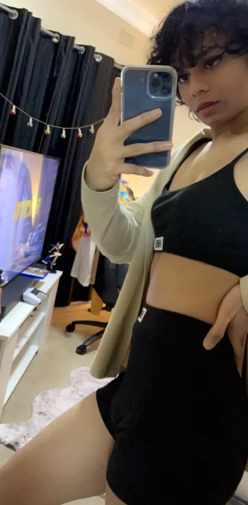 Hey cuties 😘🖤 by elliedontstop