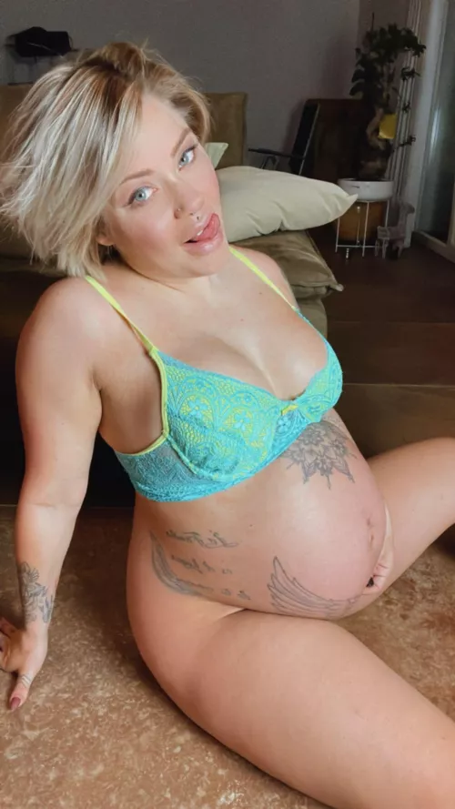Hey Daddys ,- Iam in Week 38💦🔞 not for long by PregnantWifey_