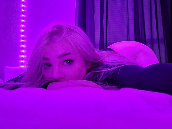 Hey demons it's me, ya girl by Sukkubus0928