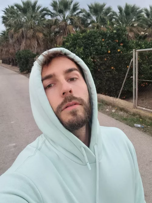 hey everyone 👋 by casualguy2021