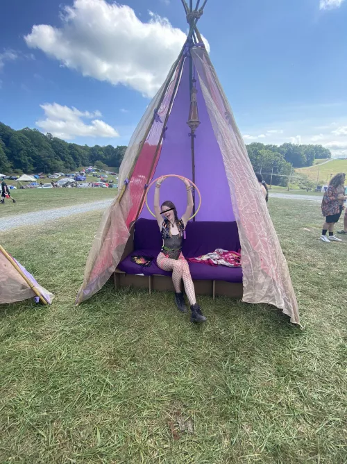 Hey from a hooper 👀 by MistyJayne