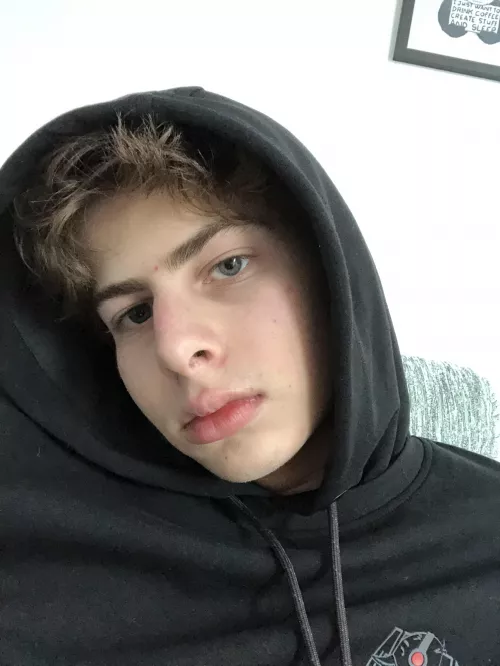 Hey gamers whats up :):) by Andrea_K2205