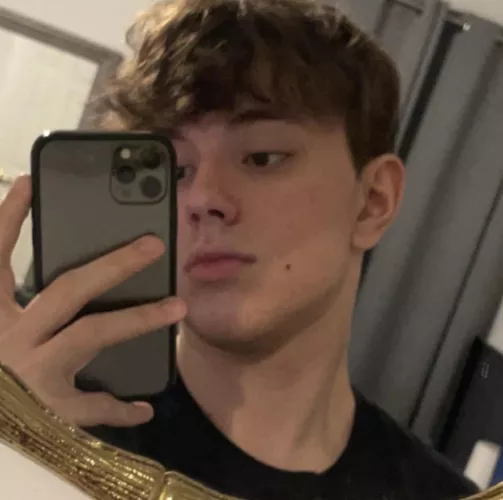 hey guys :) by justanothergaykidd