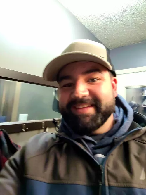 hey guys!! by DaikonGlass1369