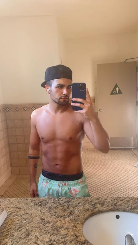 Hey guys🥰 first post here 😳 by FileBackground7386