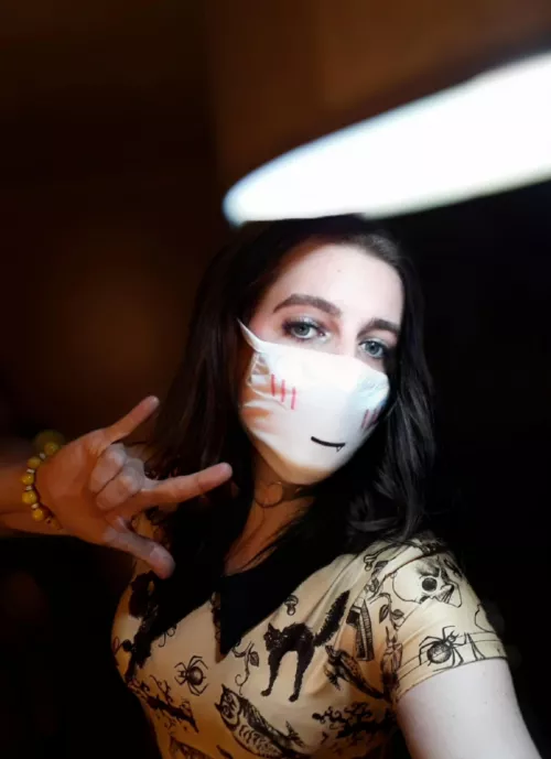 Hey guys, gals and non-binary pals! It's been a while, I could really use a confidence boost today. Tell me I'm cute, pretty please? by MeButMuchCuter