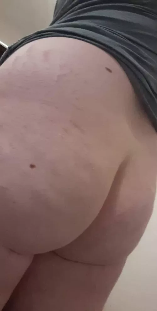 Hey guys. 😉 by Usual_River