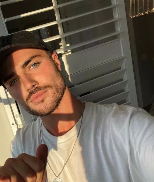 hey guys. looking for chats. make some new friends. by GrizzlyVyking