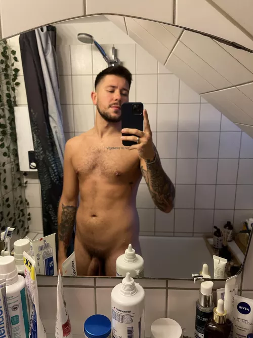 Hey hey 👋🏼👋🏼 by Newfeelings__