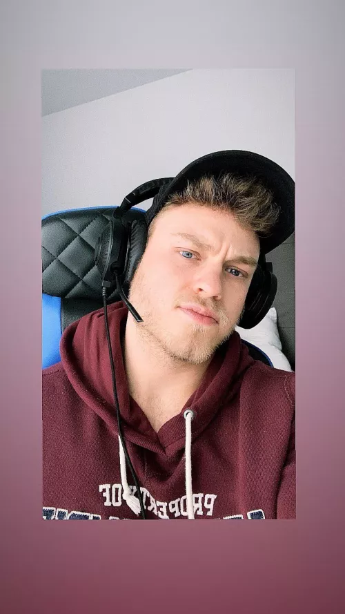 Hey hey :) by SimonFlamand