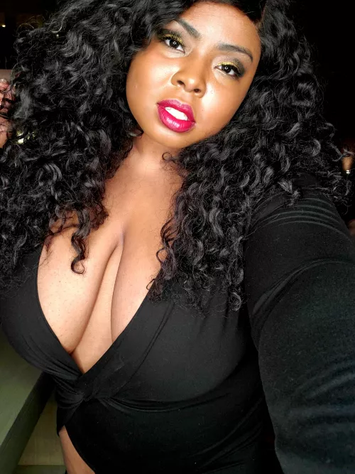 Hey hey by Coratexplorer