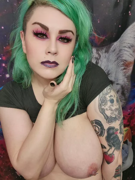 Hey, how are ya? 😈 by michelleamador