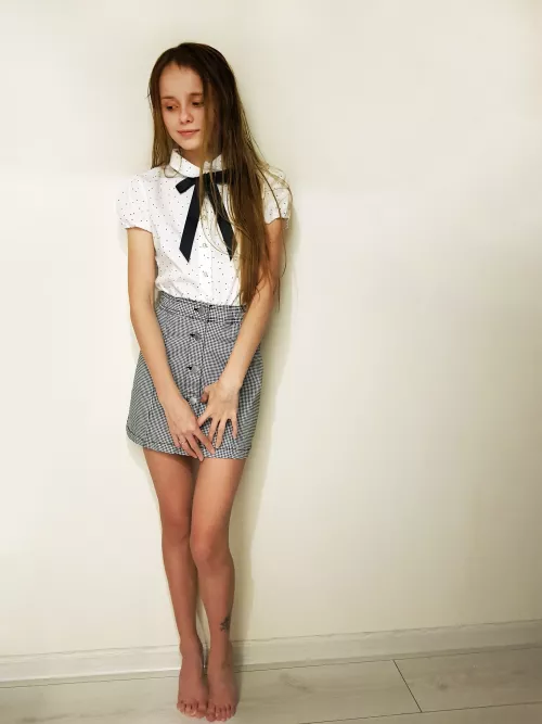 Hey! I am Alice, You might not believe your eyes looking at me, but the passport says that I am 19 y.o by Alicehowold