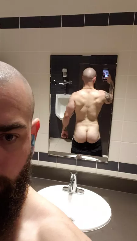 Hey! I was told to post this here so here it is. 🤷‍♂️ by thatsnotyours856