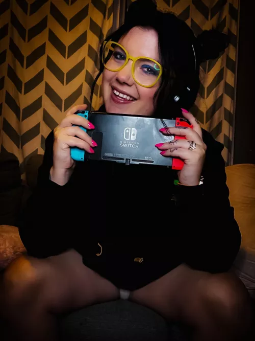 Hey I’m Cassie ❤️ I have a discount on my vip page right now. Cum check it out. Sexting, customs, b/g content, very active and answer all messages by One-Pianist8156