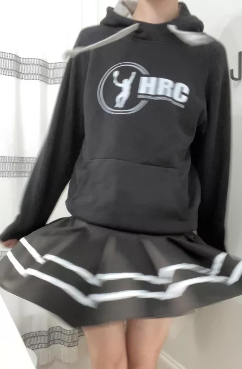 Hey, I’m Nadia and I’m new here! Im so gonna regret this 😅 by Nadie_Nada