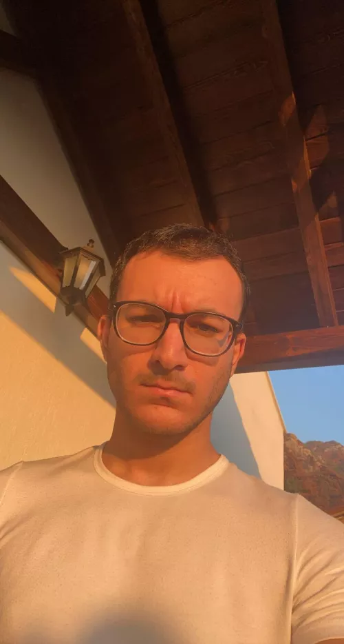 hey, im pretty bored. Anyone wanna chat? by trnzyy