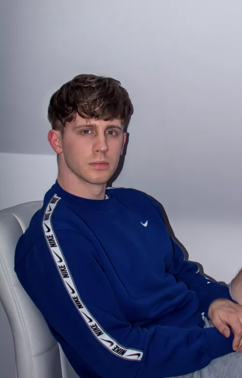 Hey, I’m trying to make new friends by jakeyb10