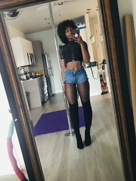 Hey, it’s my first time here, what do y’all want to see? by Amiemmanneh