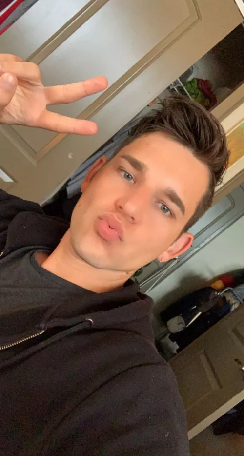 Hey! Just got myself a new Xbox. Need to add some friends on it. Looking for Halo Infinite and fortnite buds. NAE/W. Send me a message or drop your GT if you’re down ☺️ by tylermath