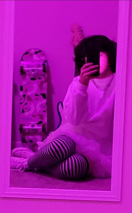 Hey look !! A perfect lap to rest your head :)) by Rico_____