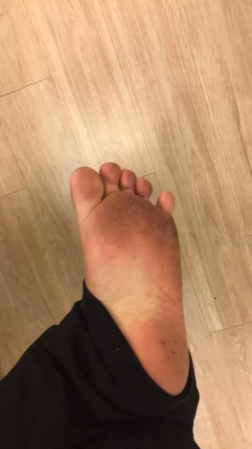 Hey new here by Babyfeet98