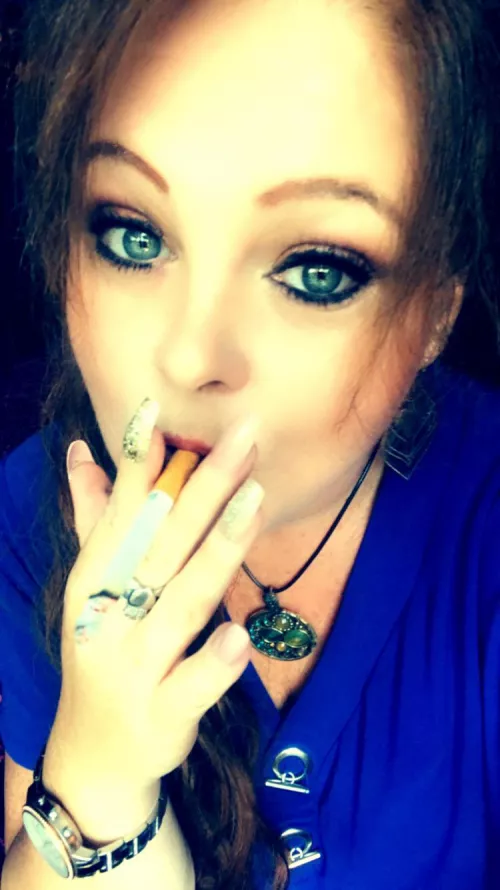 Hey peeps. Hope everyone is having a good day so far. 😘 by OceanEyez00