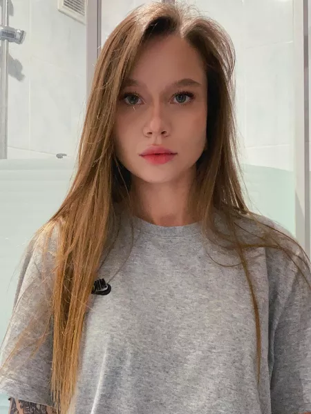 Hey 😈 by Maryoceanz