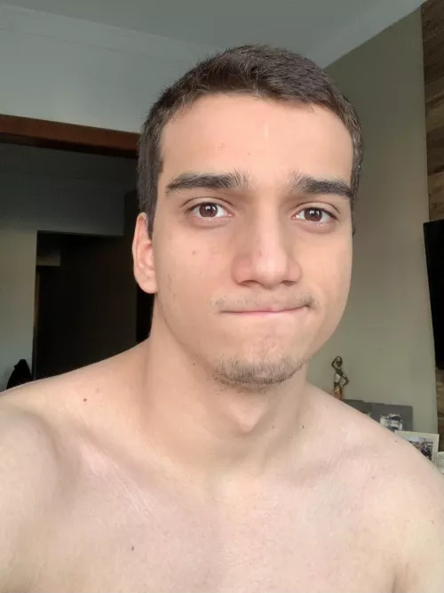 Hey! Shirtless pic 🙈 by at0mikl4d