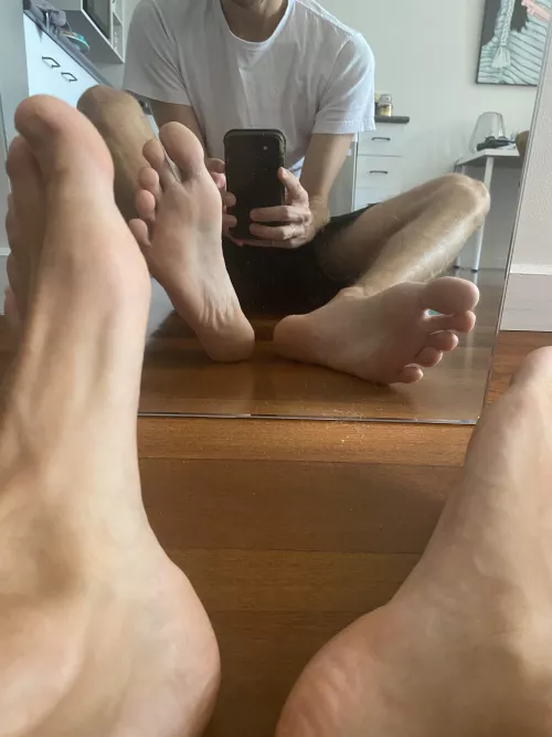 Hey team, 29 y/o here. My new squeeze has a foot fetish. He hasn’t really seen mine (well I haven’t seen him looking lol). Any tips? Pedi or no? by rivvs