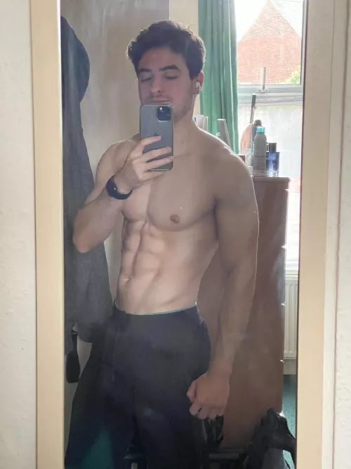 Hey there by Wannabefitboy