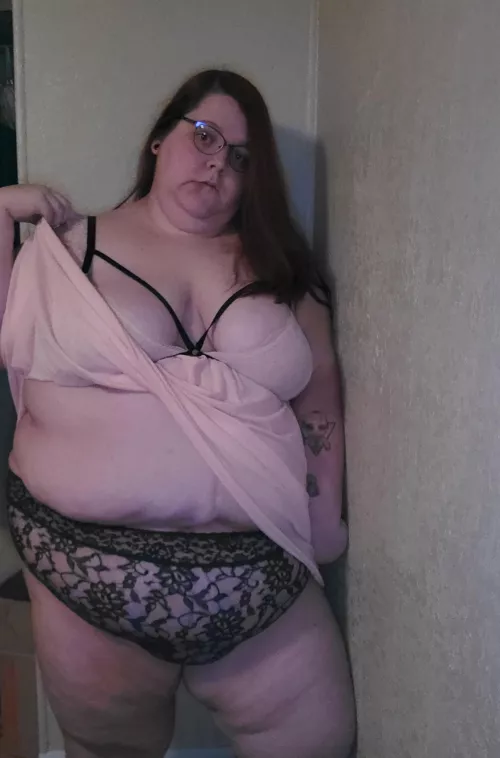 Hey there😏 by SallySkellington1328