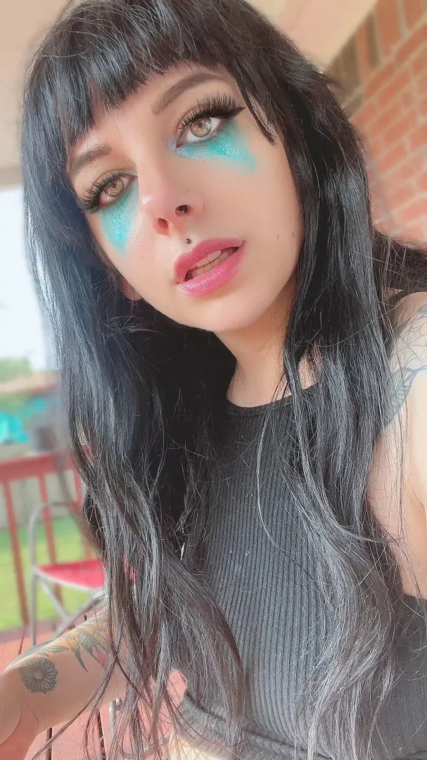 Hey there posted by Good_Ghoul666