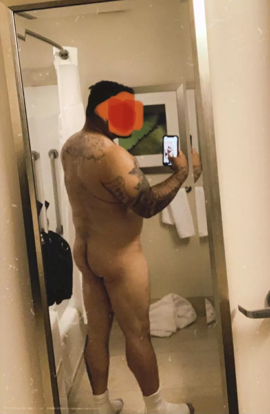 Hey there! Can u help me? I’m bored… posted by Captainbear_990