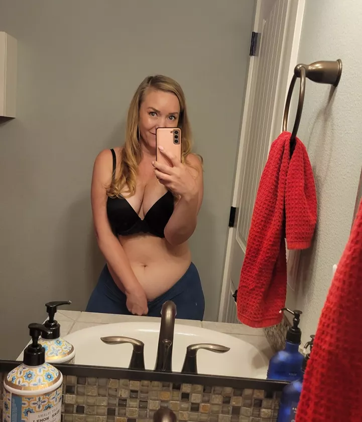 Hey there 😉 [F47] posted by Crystal_Sunshine_