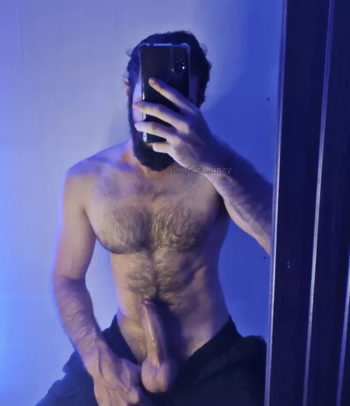 Hey there, I hope that you have a nice weekend by Bearded_Hunky