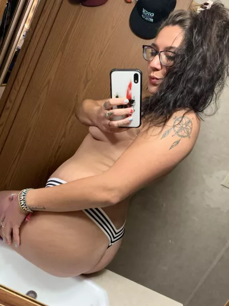 Hey there!!😘😘 by Goldstarhoney