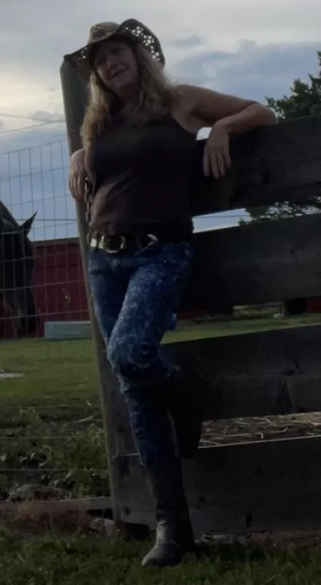 Hey there 😉 by Jupiterlightgodess