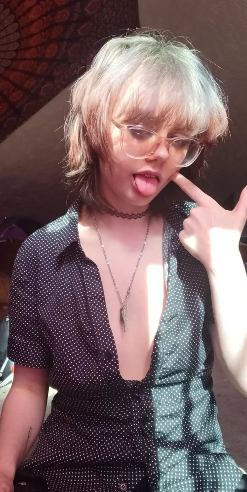 hey tiny ppl in my phone 🤍 by x4nnyx666